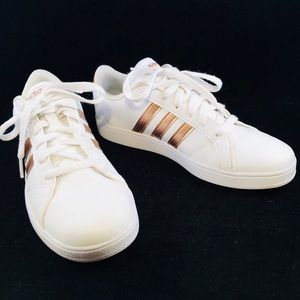 Adidas White Metallic Rose Gold Stripes Women Sz 5